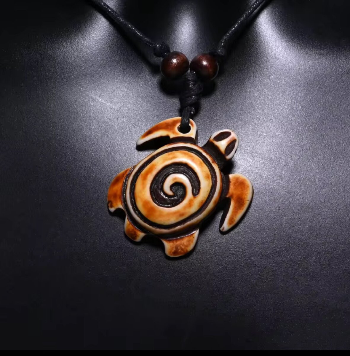 Collier tortue en bois
