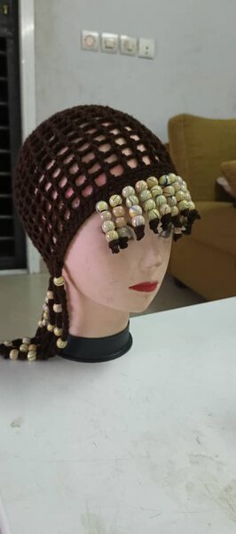 Bonnet crochet perlé pour femmes
