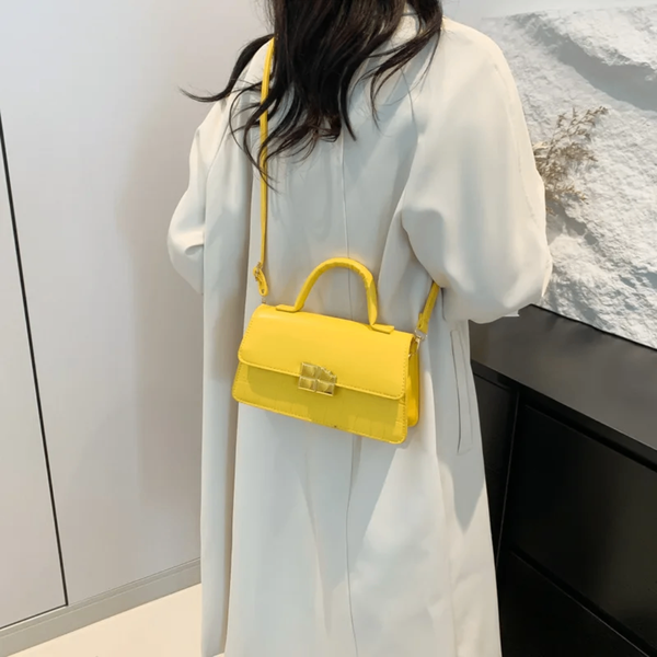 Sac à main jaune élégant