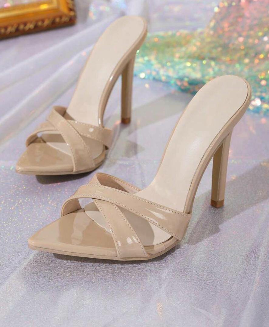 Talons aiguilles élégants nude