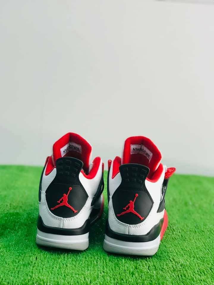 Retro Air Jordan 4