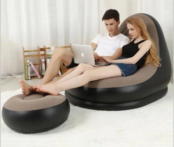 Chaise longue gonflable avec ottoman