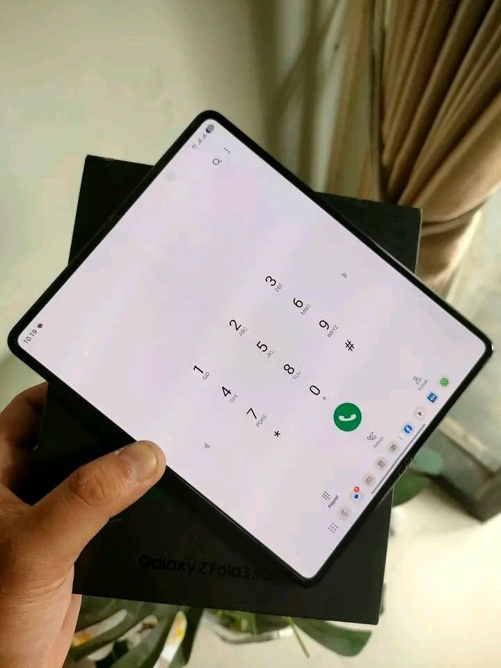 Galaxy Z Fold3 5G Pliable