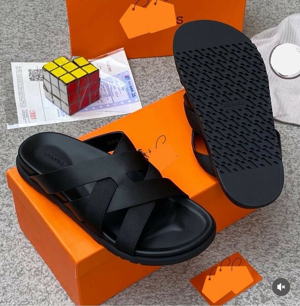 Sandales noires en caoutchouc