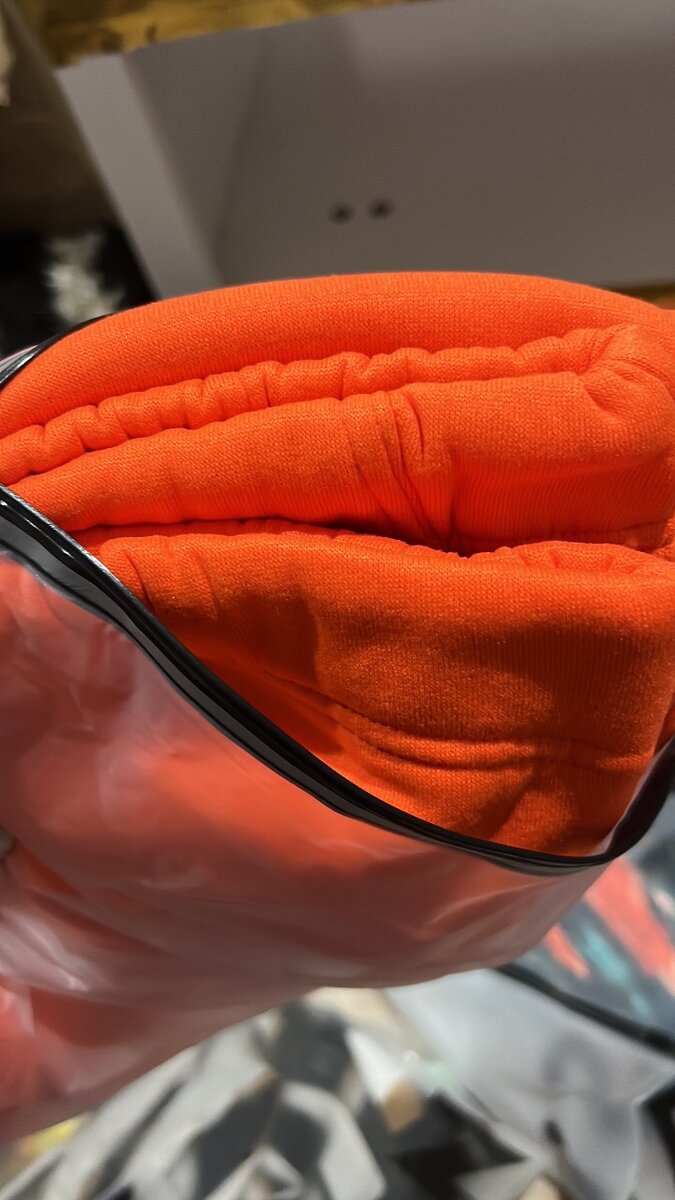 Joggers in orange and pink