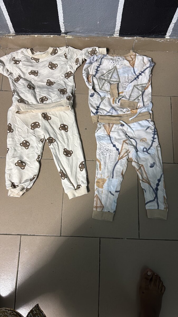Lot de vêtements enfants