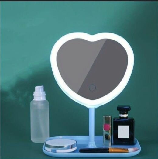 Miroir de maquillage LED en forme de cœur