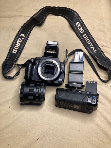 Appareil photo Canon EOS 350D