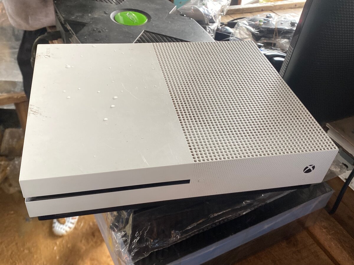 Xbox oneS manette et 16jeux