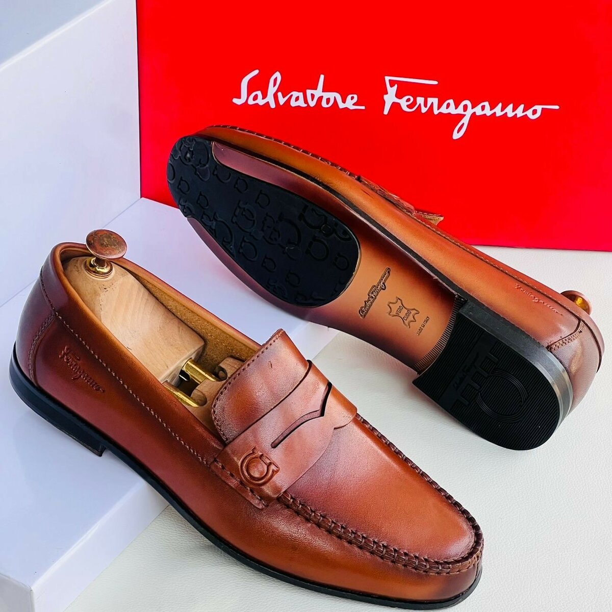 Mens Feragamo easy wear shoe
