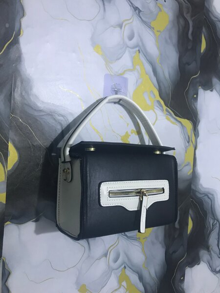 Sac à main élégant noir