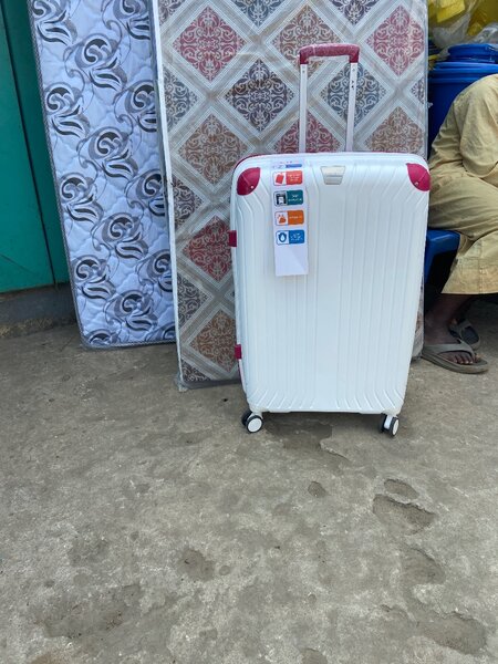 Valise en gomme non cassable