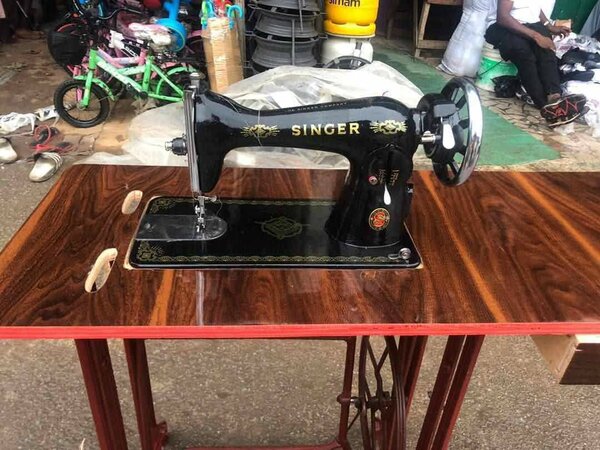 Machine à coudre Singer classique