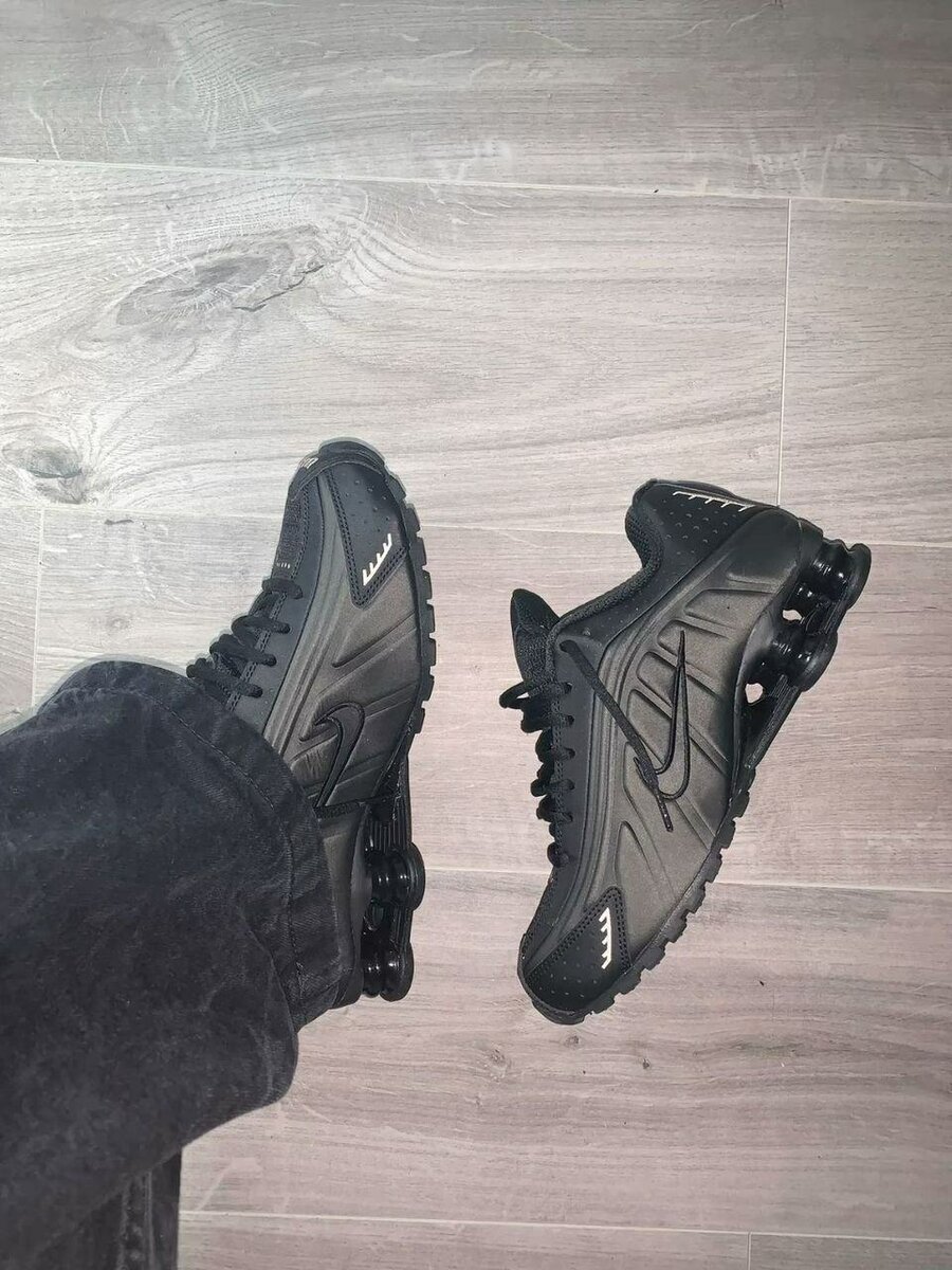 NIKE SHOX R4 disponible