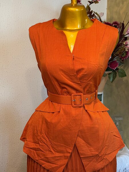 Ensemble plissée avec ceinture