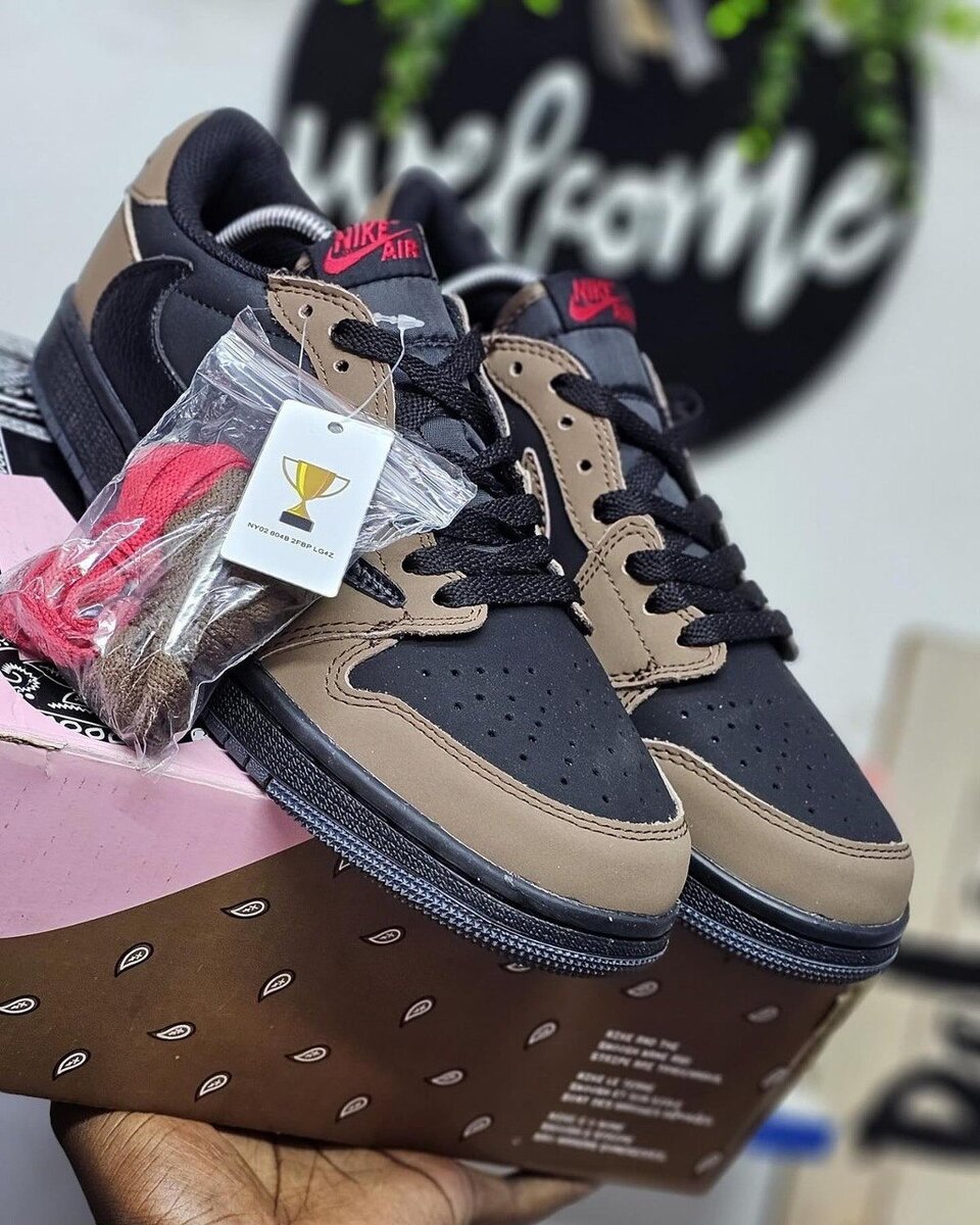 Baskets Air Classiques Noir et Marron