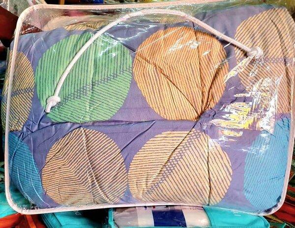 Couverture colorée en bambou