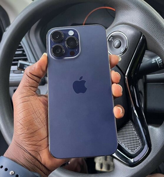 used 14 pro max 256gb esim locked BH-100%. Extremely neat