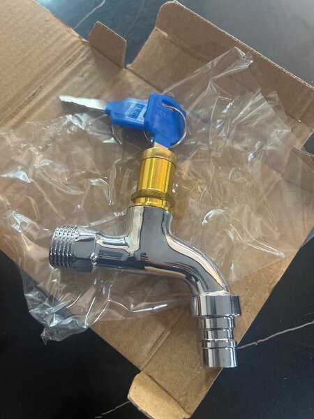 Robinet à clé antivol chrome