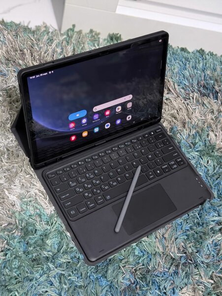 Samsung Tab S9 Fe+ et Clavier