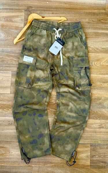 Pantalon cargo disponible