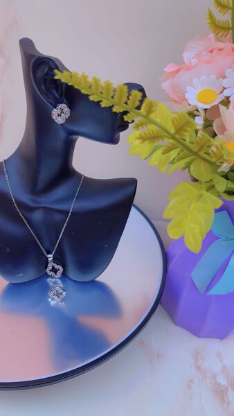 Ensemble Collier et Boucles