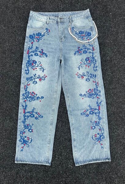 Jean baggy brodé floral chic