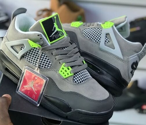 Jordan Retro 4 sneakers