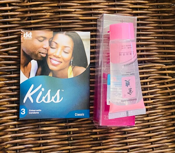 3 préservatifs + 1 lubrifiant