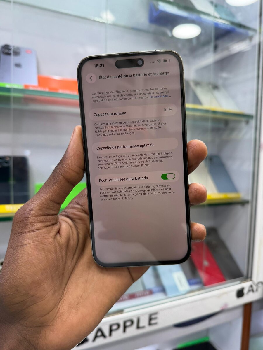 14 Pro Max 128go écran changé