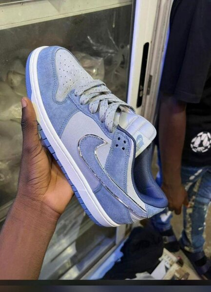 Nike Dunk Low en cuir bleu