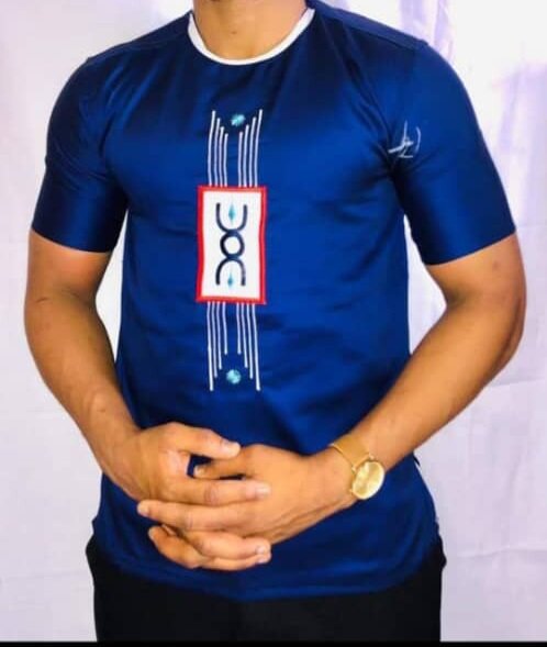 T-shirt en coton bleu pour homme