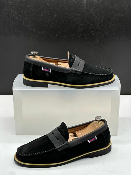 Mocassins en daim noir élégants