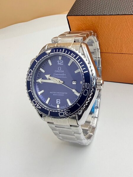 Montre de luxe étanche