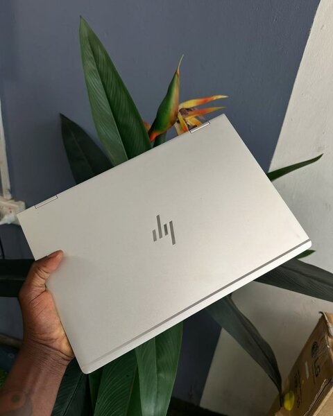 HP Elitebook 1030 G2