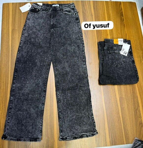 Jean évasé noir délavé