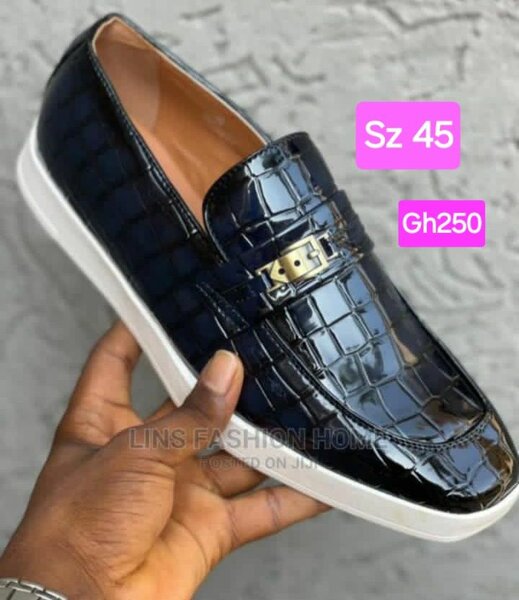 Mens easy wear-Sz 45 (close)