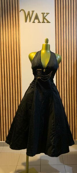 Robe Noire Élegante Femme
