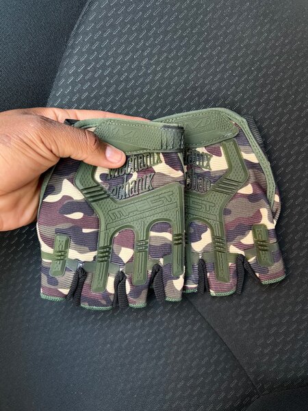 Military gloves