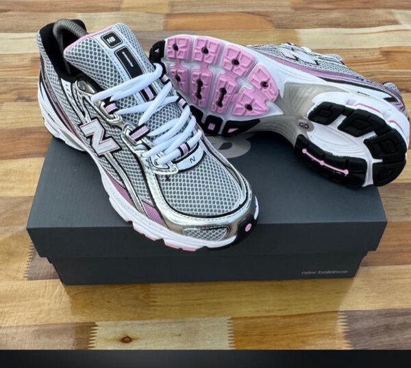 Baskets de sport modernes