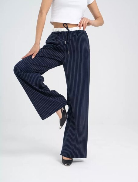 Брюки палаццо с двойным белым поясом