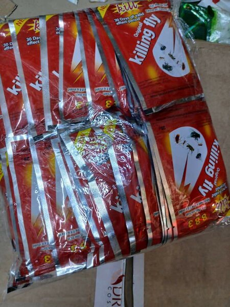 Piège à mouches adhésif efficace