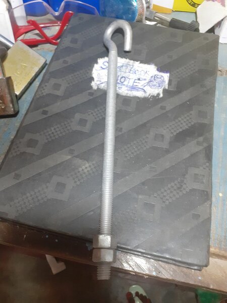 Crochet de fixation en acier