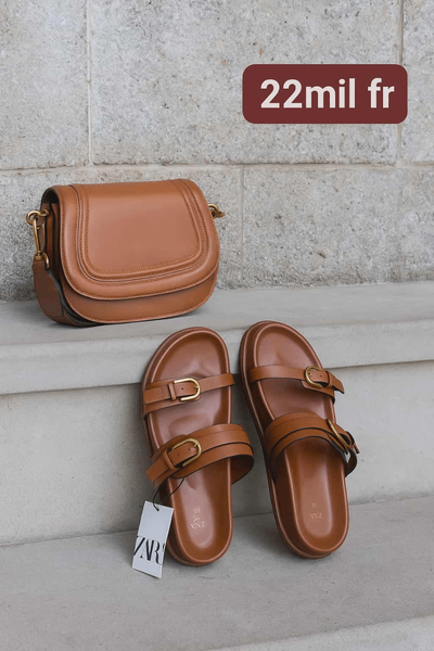 Sandales et sac en cuir stylés