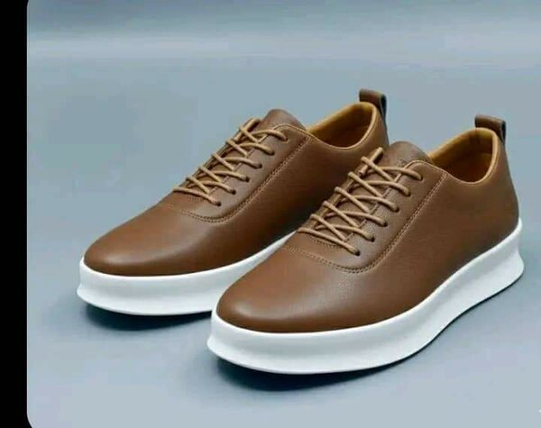 Sneakers en cuir marron homme