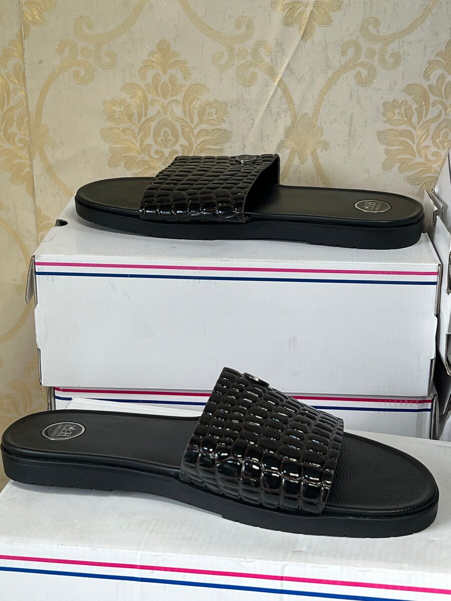 Sandales noires élégantes