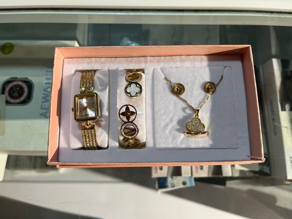 Ensemble Bijoux et Montre Luxe