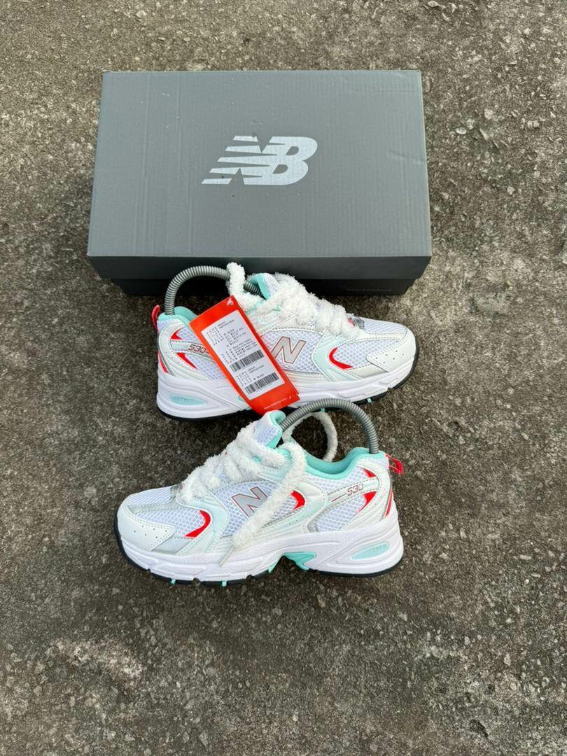 Chaussures New Balance 327 blanches