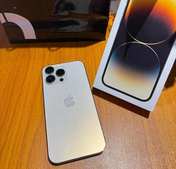 Neatly used iPhone 14 Pro Max 256Gb factory unlocked eSIM