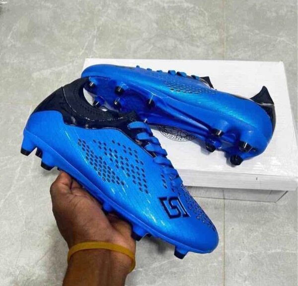 Chaussures de football vives